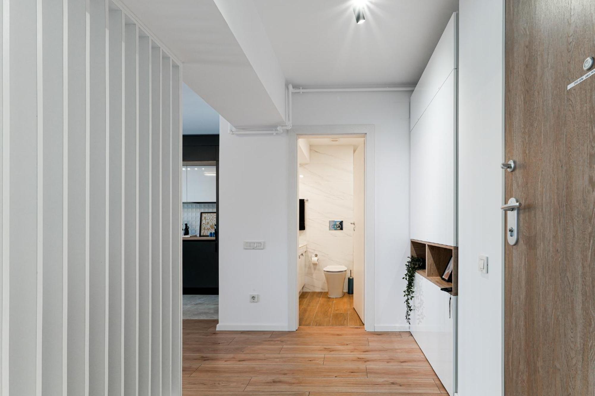 Sandra - Park-View Apt With Balcony & Parking Bukarest Exteriör bild
