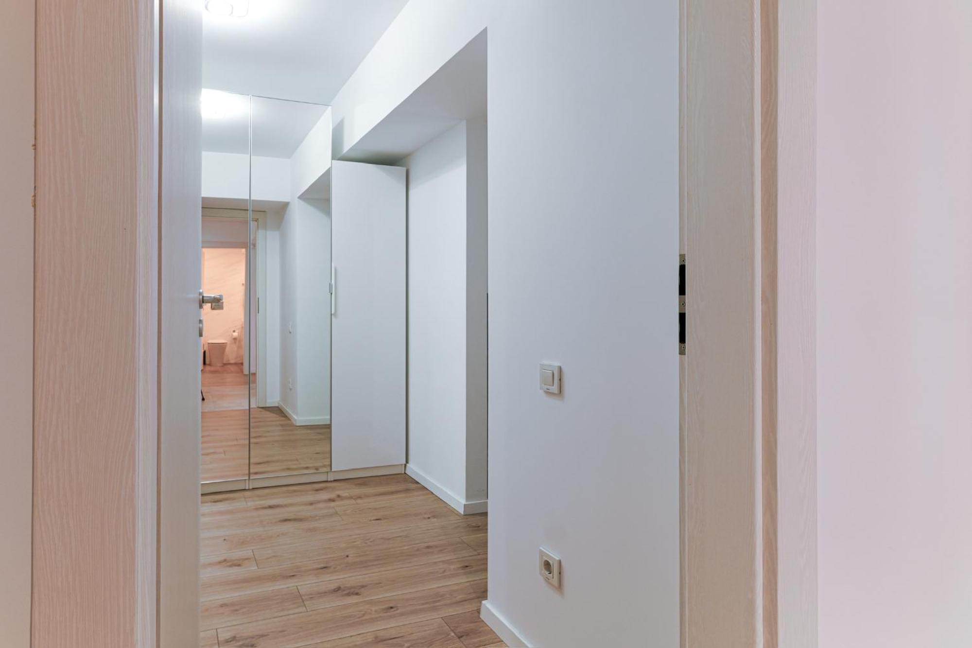 Sandra - Park-View Apt With Balcony & Parking Bukarest Exteriör bild